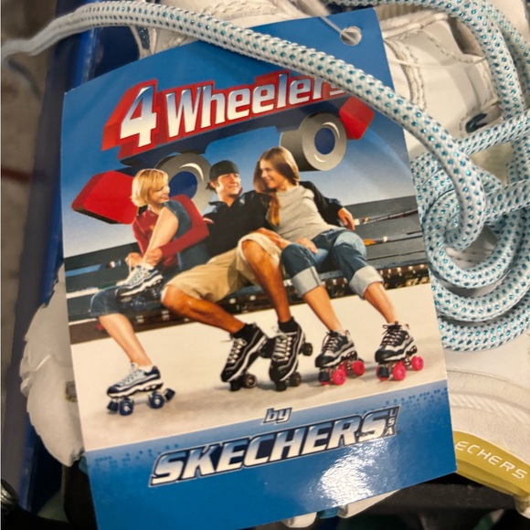 SKECHERS | Sneaker Street Roller Skates - Picture 4 of 12
